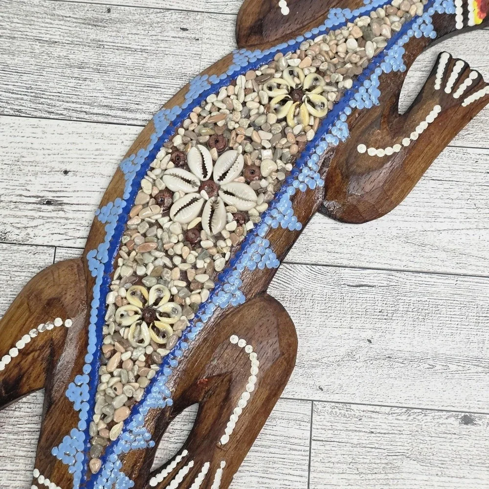Lizard Wood Handcrafted Seashells Handpainted Rustic Charm Wall Decor 19.5